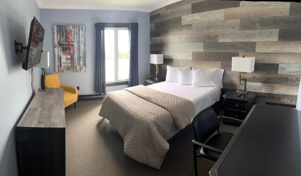 Acadian Hotel Stephenville Kültér fotó