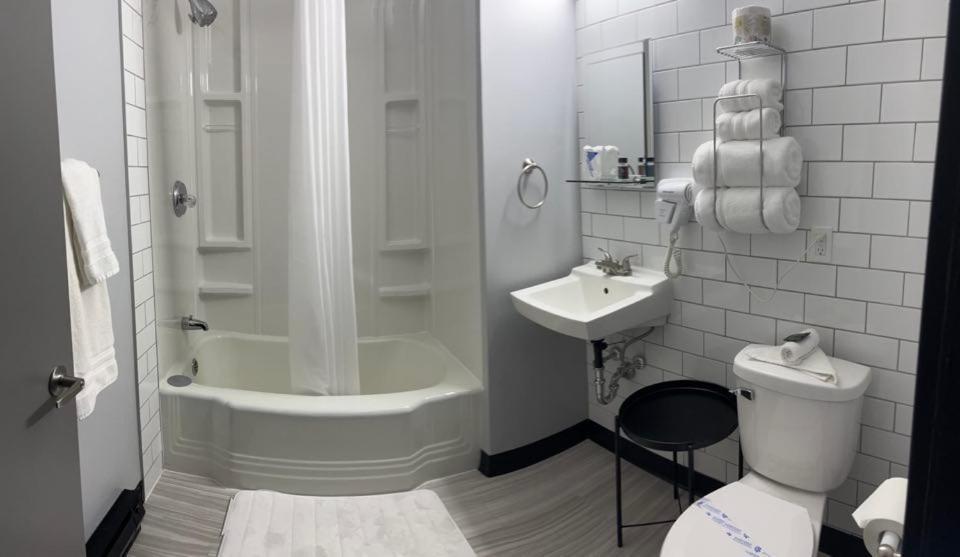 Acadian Hotel Stephenville Kültér fotó