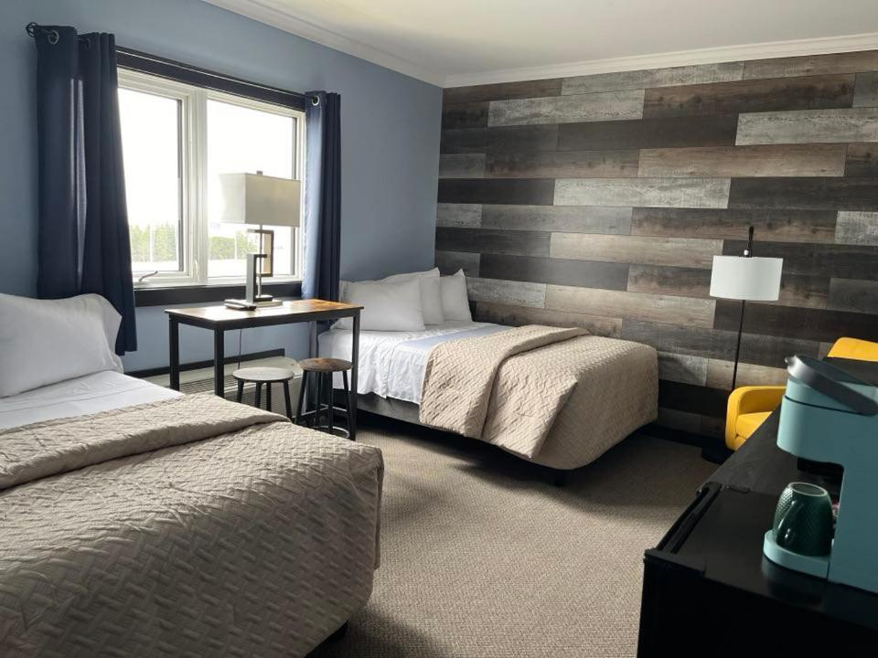 Acadian Hotel Stephenville Kültér fotó